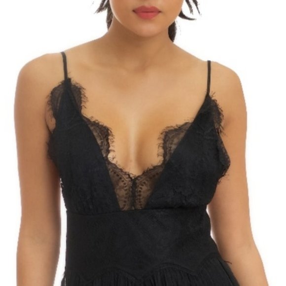 GLAM DOLLZ Black Lace Maxi Dress - Picture 4 of 4